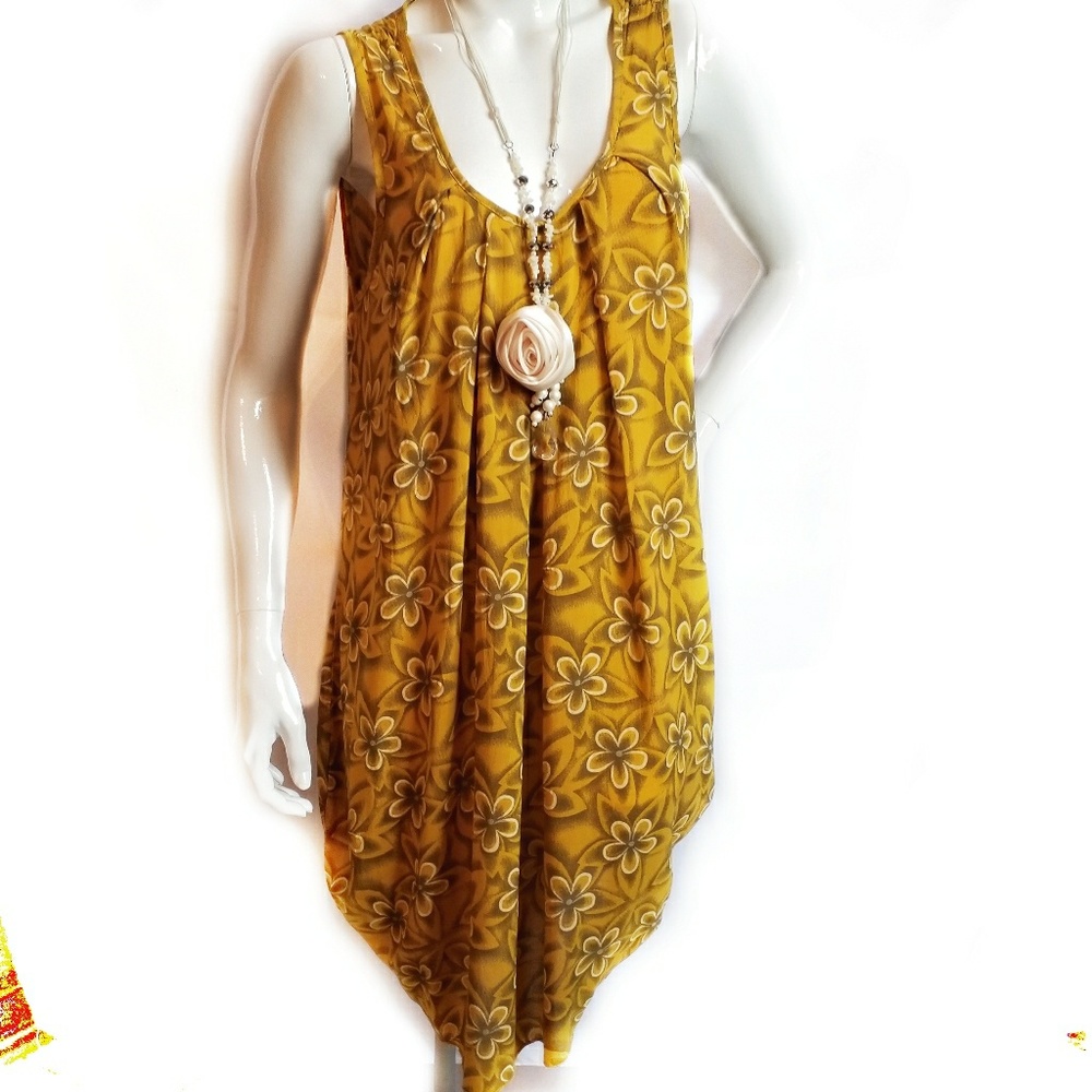 Yellow/gold print summer dress NWT M/L